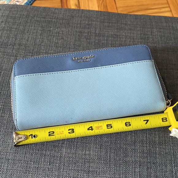 Kate Spade 2-tone blue wallet - Picture 9 of 10